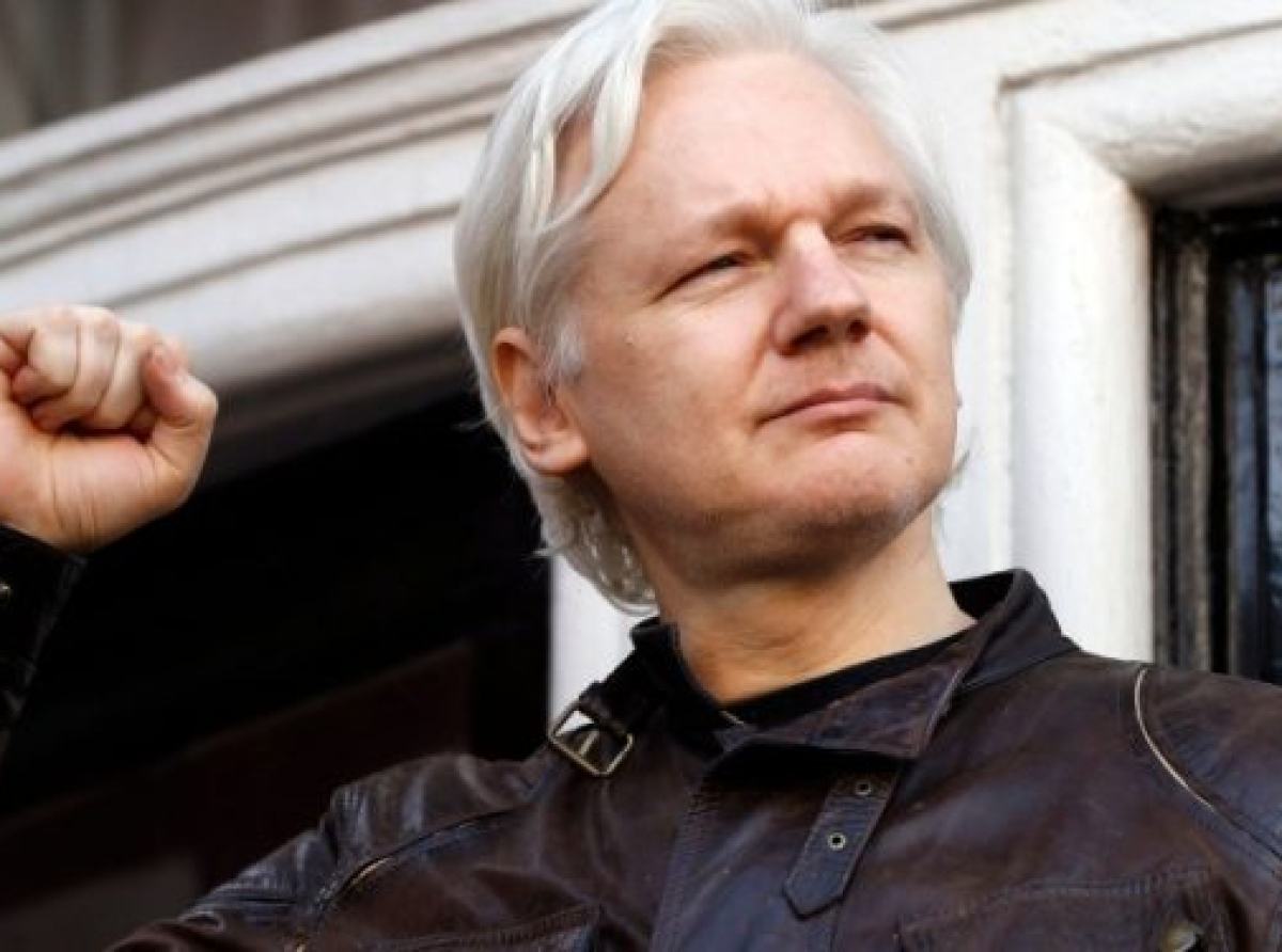 Η δυσωδία της Δύσης – Ο δικαστής που θα αποφασίσει για την τύχη του Julian Assange, έχει δουλέψει για την MI6 και το βρετανικό υπουργείο Άμυνας
