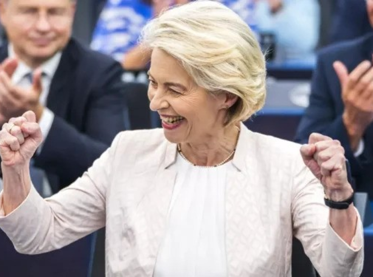 ΠΟΠΗ ΖΩΗ : Ursula von der leyen